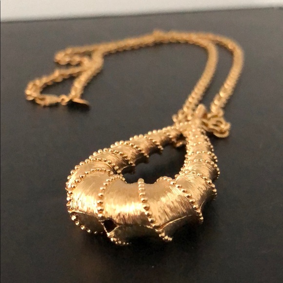 VINTAGE MONET TEARDROP NECKLACE & CLIP ON EARRINGS - Picture 7 of 14